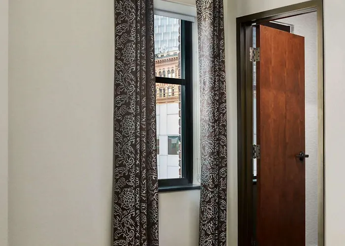 Hotel Joinery Pittsburgh, Curio Collection By Hilton Pittsburgh